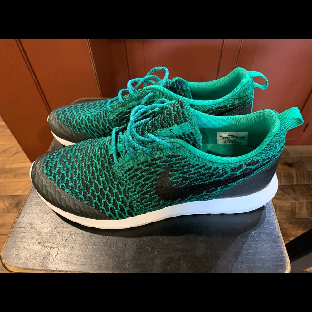 Nike Men’s Roshe NM Flyknit SE